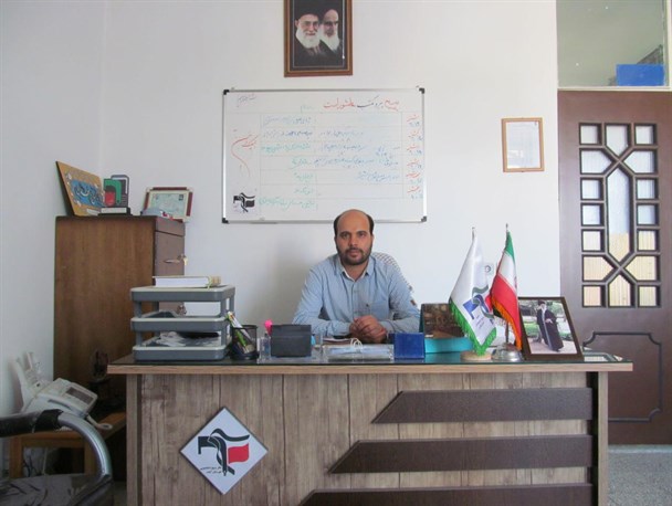 دانشجوی بی بصیرت؛ جامعه را از آرمان های انقلاب دور میکند