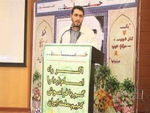 جنبش دانشجویی با عمل به رسالت خود منشا خدمات می شود/ برخی تشکل های دانشجویی سیاهی لشکر گروه ها و احزاب هستند