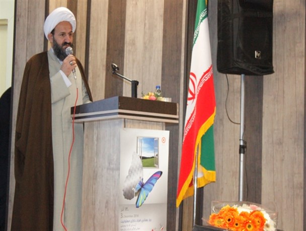 جهت استقلال افراد معلول در جامعه  تجهیزات در محیط زندگی و اجتماع باید برای آنان فراهم شود