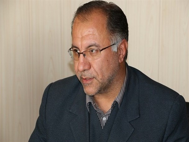 تاکید فرماندار زرین دشت برجلوگیری از توزیع داروهای غیرمجاز