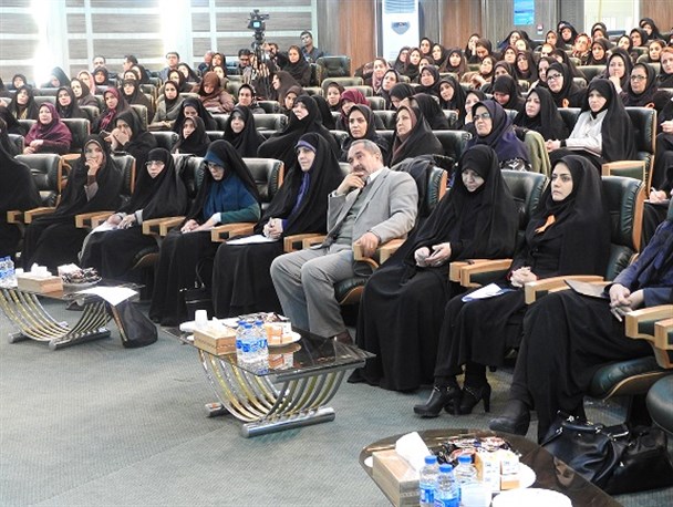 نشست مولاوردی با بانوان فعال و کارآفرین آذربایجان غربی+تصاویر