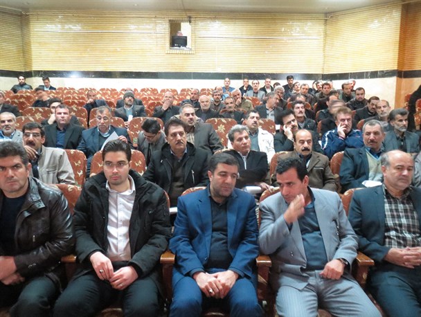 دانش آموزان در فضای مجازی و حقیقی در برابر توطئه های دشمن بایستند