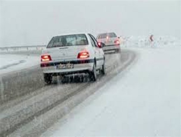 تردد در محورهای بروجرد با زنجیر چرخ امکان‌پذیر است
