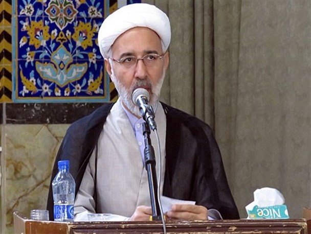 متأسفانه به جای فرهنگ، درگیر سیاست و اقتصاد شده‌ایم/ یزد ظرفیت تبدیل به قطب داستان‌نویسی کشور را دارد