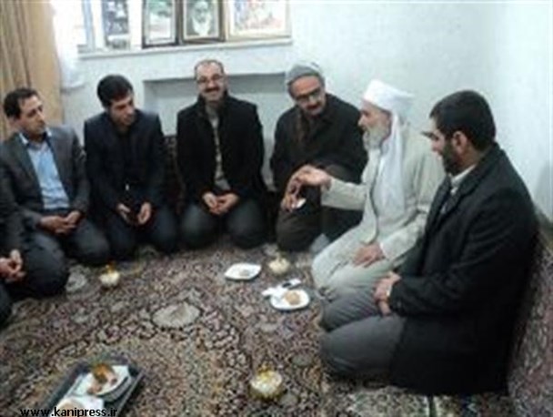 دیدار صمیمی مسئولان دانشگاهی و دانشجویان با امام جمعه بوکان