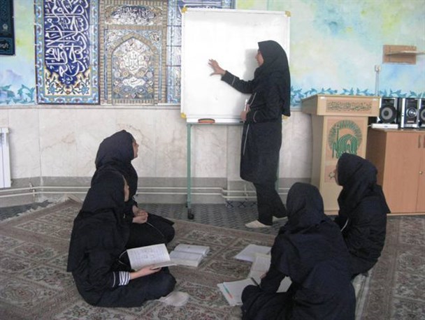 اجرایی شدن طرح "همیار معلم" در مدارس خنداب