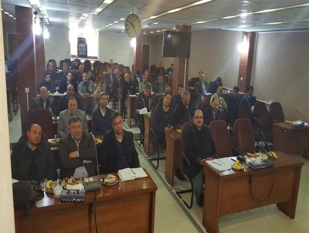 نشست رفع موانع تولید در شبستر برگزار شد