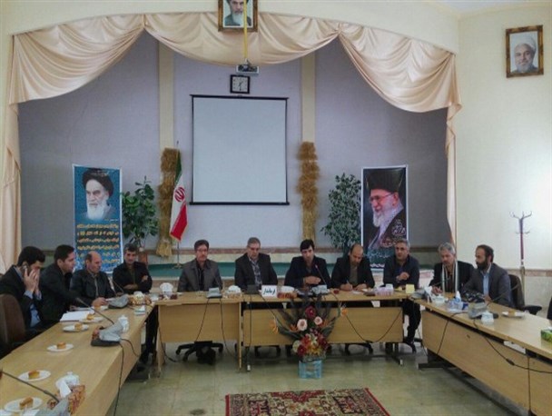 لزوم راه اندازی بازارچه دائمی صنایع دستی/ ضرورت رفع مشکل بیمه هنرمندان/ رتبه اول هشترود در رشته معرق کاری