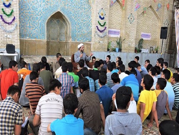 زمان پیوند مسجد و مدرسه فرا رسیده است