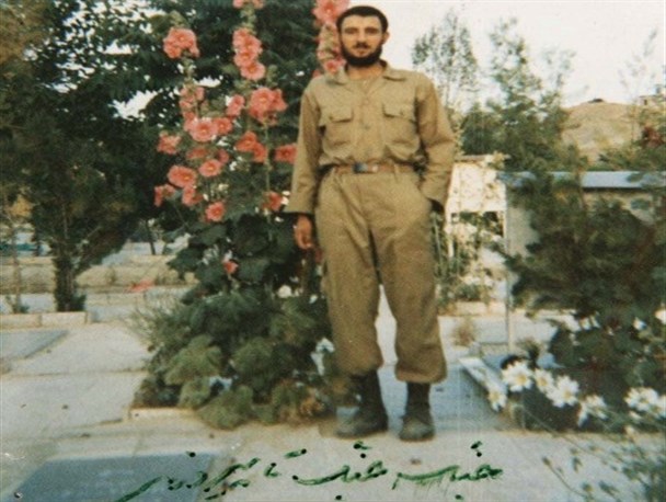 خدایا! ما را با قبر و گلزار شهدا انیس و مونس گردان