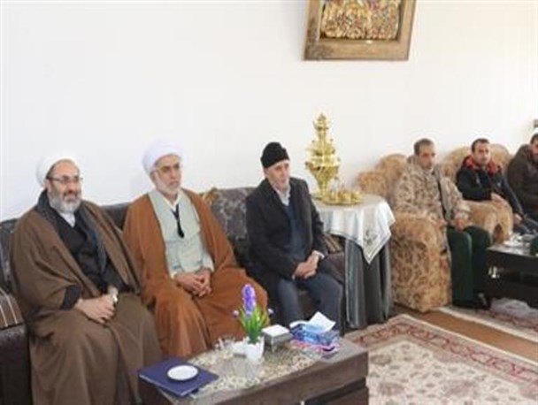 مسئول نمایندگی ولی فقیه در سپاه شهدا از خانواده مدافع حرم دیدار کرد + تصاویر