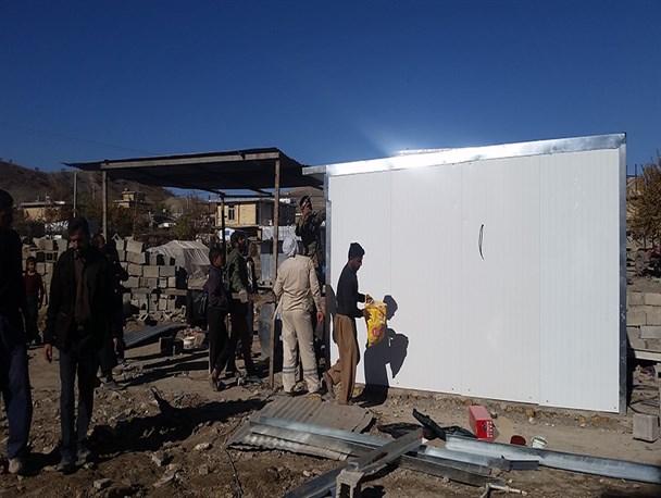 اتمام اسکان زلزله زدگان روستای شیخ صله کرمانشاه با همت سپاه خراسان‌جنوبی