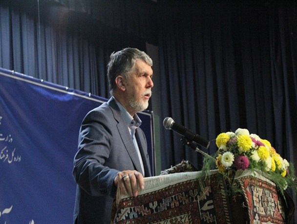 باید از مراکز استان تمرکز زدایی شده و به شهرستان ها بهای بیشتری داده شود