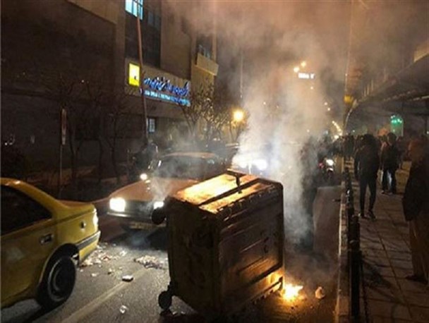 کشته‌شدن چندنفر در اغتشاشات تاکستان واقعیت ندارد/ دستگیری لیدرهای آشوبگران