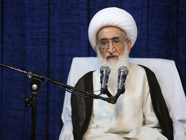 آیت‌الله نوری‌همدانی: دولت گرانی، بیکاری و معیشت مردم را سامان دهد