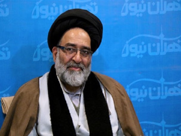 انتقاد مردم از عملکرد دستگاه‌های اجرایی به‌جاست / کسانی که پس از فتنه توبه کردند، باید برای مردم روشنگری کنند / مطالبات مردم در بحث اقتصاد مقاومتی روی زمین مانده است
