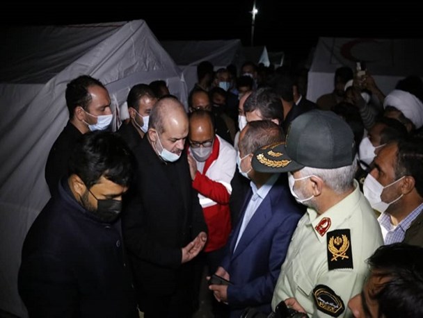 بازدید وزیر کشور از مناطق سیل زده بخش توکهور و هشتبندی شهرستان میناب