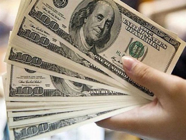 تیغ دو لبه حذف ارز ۴۲۰۰ تومانی؛ وداع با رانت دولتی یا خیز تورم/ بار سیاست انقباضی قوه مجریه در بودجه ۱۴۰۱ روی دوش مردم