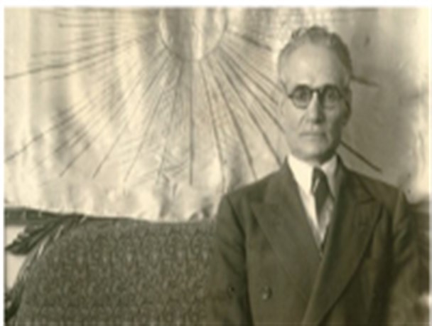 احمد کسروی که بود و چرا به هلاکت رسید؟