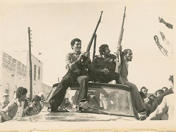 شهرستان دیر در استان بوشهر یکی از مناطق حساس از نظر رژیم شاه بود