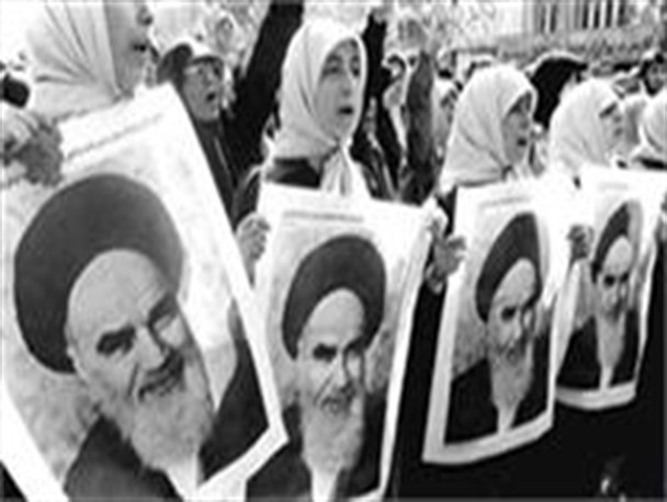 زنان پیشتاز ، یاور و همسنگر مردان در روزهای حساس انقلاب
