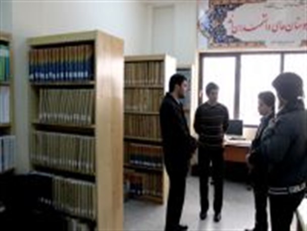 بازدید از بخش نابینایان و کم بینایان کتابخانه مرکزی همدان