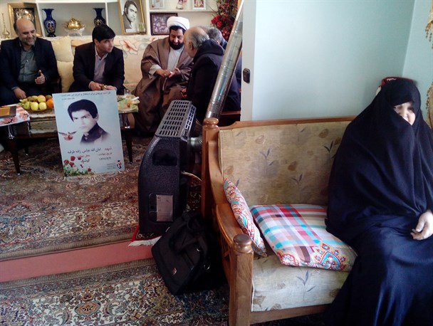 از خانواده شهید عباس زاده طرقبه تجلیل شد