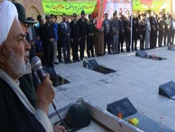 عمل به وصیت نامه شهدا یعنی ادامه دادن راه آنها