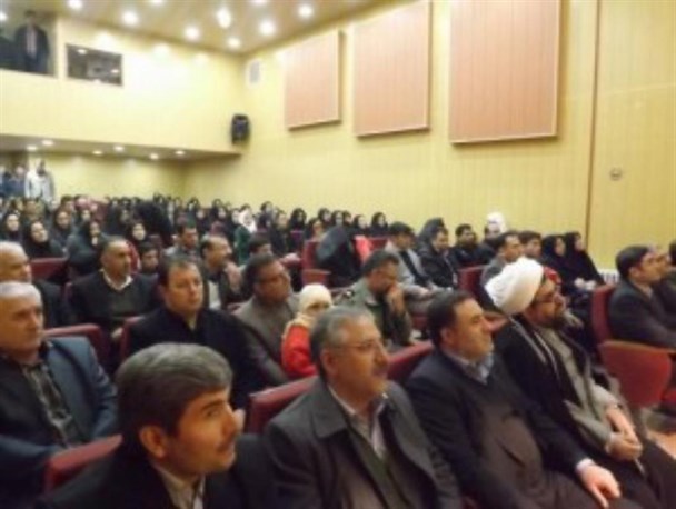 همایش تخصصی آسیب های ناشی از طلاق در ورزقان برگزار شد/ تصویری