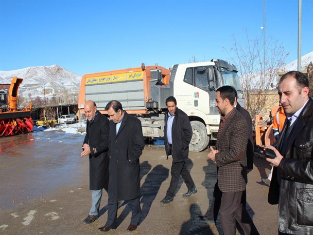 آخوندی در فیروزکوه حاضر شد