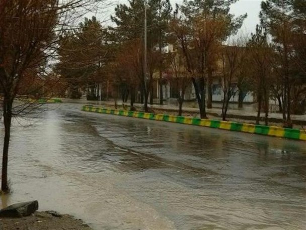تداوم بارش برف و باران در شهرستان خاش/ بیشترین میزان بارش برف و باران در روستای تمندان