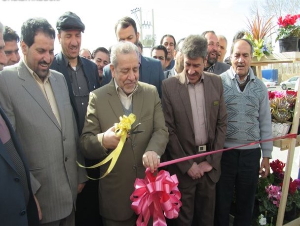 فاز دوم بازار بین المللی گل و گیاه سپاهان در خمینی شهر افتتاح شد+تصاویر