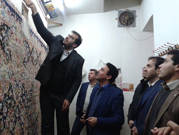 فرش دستباف قالیبافان پارس آبادی رونمایی شد + عکس