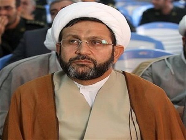 تکیه به داخل و قطع ارتباط با خارج فرمول پیروزی انقلاب بود/اولین غارت آمریکا از ایران شروع شد