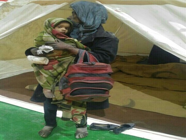 افراد بی خانمان در سالن ورزشی هلال احمر شهرستان زابل اسکان داده شدند