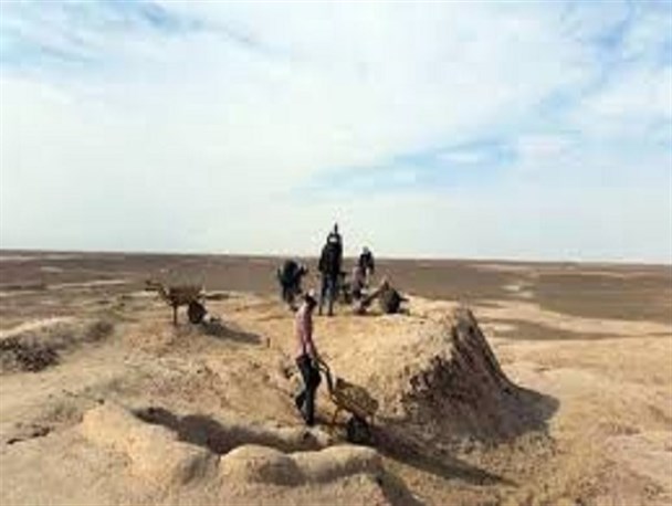 کاسه خاکستری مهم ترین یافته کاوشگران از تپه صادق به شمار می رود