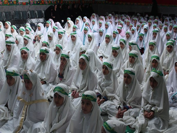 تصاویر/برگزاری جشن انقلاب در  مدرسه شاهد یزد