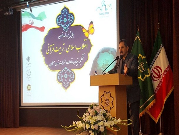 امروز نقش بانوان در جامعه ما برای مقابله با دسیسه های دشمن بیشتر است