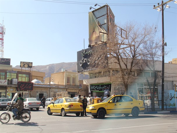 توسعه حمل ونقل عمومی درون شهری تفت همچنان در دست انداز!