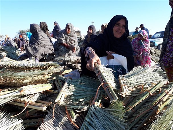 جارو بافی هنری باقدمت سه هزار ساله در جنوب ایران