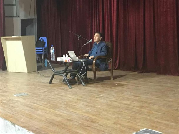 همایش طب سنتی با حضور خانواده ها و جوانان در دیر برگزار شد