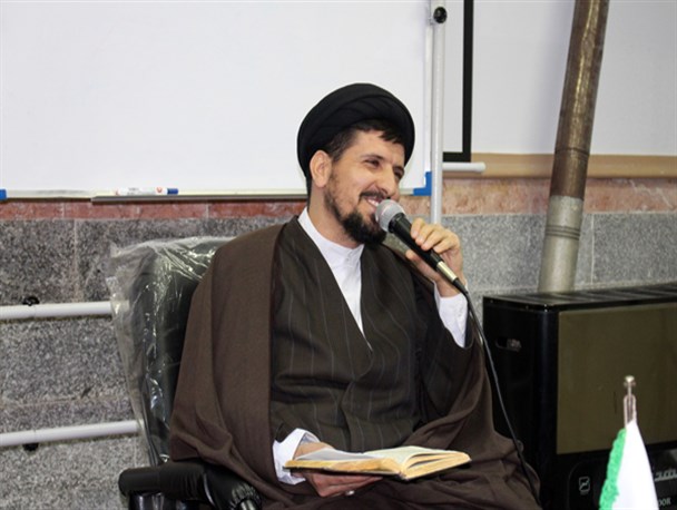 هر اشکی نشانه صداقت دل نیست/هر هیئتی که در آن بصیرت افزایی نباشد مورد حمات استکبار است