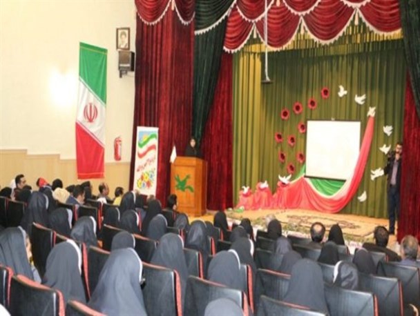 مراسم گرامیداشت دهه فجر در کانون پرورش فکری کودکان و نوجوانان میاندوآب/ تصاویر