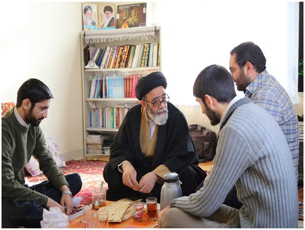 کاشمر و عطش رفتارهای انقلابی و روحیه مردمداری