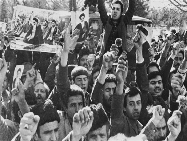 مبارزات دوران انقلاب بیشتر واکاوی شود/ از ۷ سالگی با مبارزات سیاسی آشنا شدم