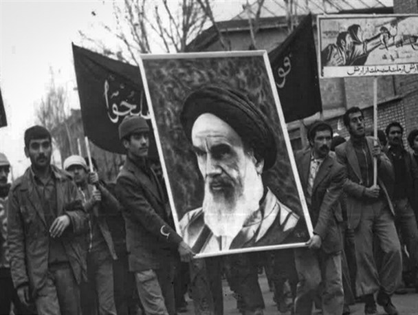 انقلاب اسلامی ملت را از یوغ استکبار و اسارت بیگانگان نجات داد/ امروز عرصه جنگ با دشمن از طریق جهاد تبیینی صورت می‌گیرد