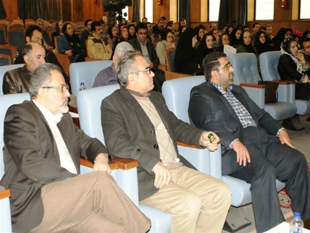 سمینار “تحکیم بنیان خانواده” در رودهن برگزار شد