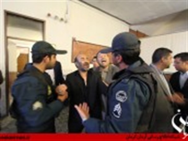 شهروند مضروب : من به خاطر یک سئوال در مورد فتنه به صورت هدایت شده از سوی مدعیان ازادی بیان مورد حمله قرار گرفتم
