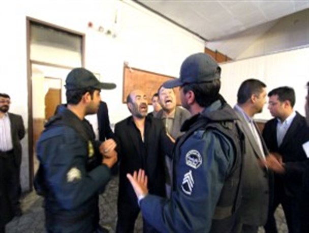 ضرب و شتم پیشکسوت دفاع مقدس در همایش اصلاح طلبان اهانت به همه پیشکسوتان بود