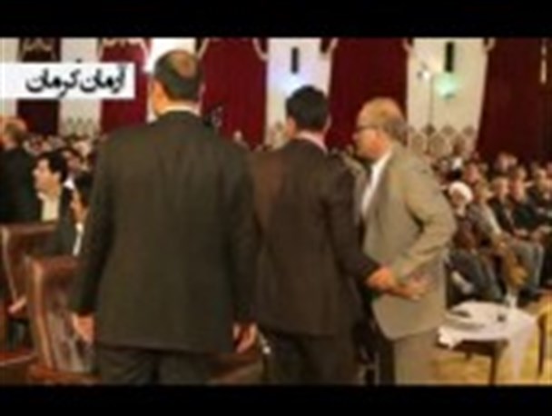 فیلم/ضرب و شتم در همایش اصلاح طلبان کرمانی